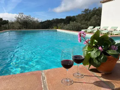 Piscina en o cerca de CORTIJO RURAL FLOR DE CAZALLA