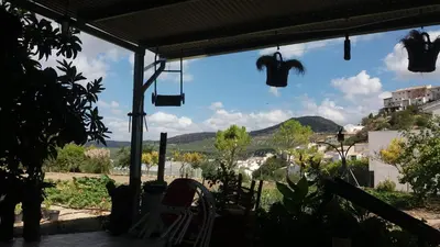 Vista general de una montaña o vista desde la casa o chalet