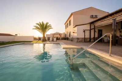 Piscina en o cerca de Casa Rural Era · 12 personas y mascotas · Córdoba