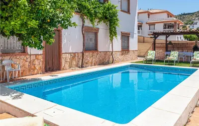 Piscina en o cerca de 3 Bedroom Gorgeous Home In Montefrio