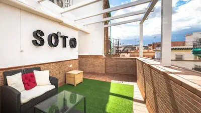 Un balcón o terraza de Guesthouse Room & Studio Seville La Flamenka