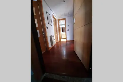 Plano de Piso céntrico con piscina,parking y jacuzzi