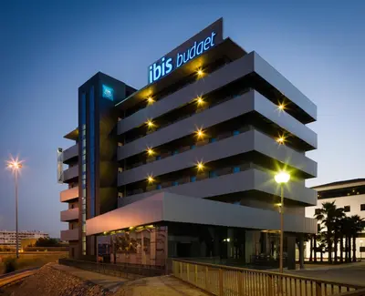 Edificio en el que se encuentra el hostal o pensión
