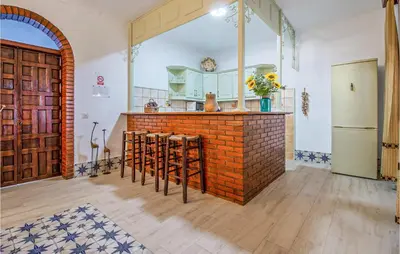 Una cocina o zona de cocina en Amazing Home In Casariche With Wifi