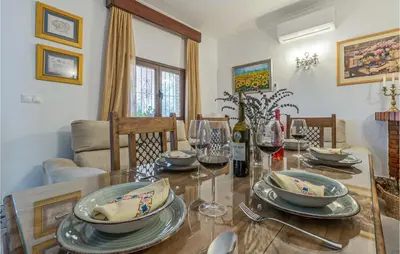 Zona de estar de Amazing Home In Casariche With Wifi