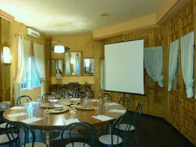 Un restaurante o sitio para comer en Hotel Sierra Madrona
