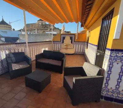 Un balcón o terraza de La terraza del Puente y Mezqt-Catedral