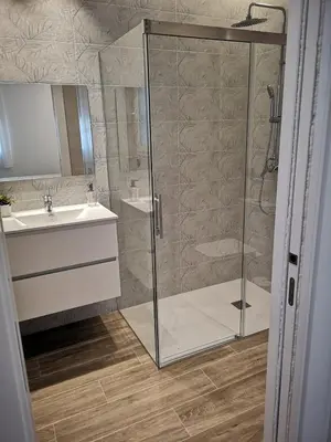 Un baño de Casa Raquel,caminito del Rey