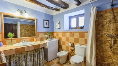 Un baño de Elegant Villa in Priego de Córdoba with Private Pool