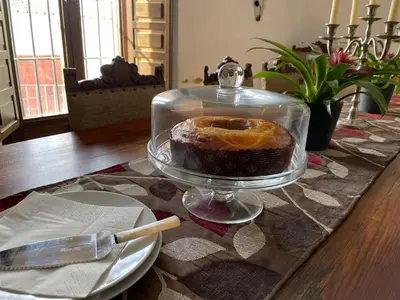 Comida en o cerca de este hotel