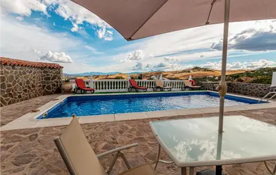 Piscina en o cerca de 3 Bedroom Beautiful Home In Antequera