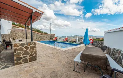 Piscina en o cerca de 3 Bedroom Beautiful Home In Antequera