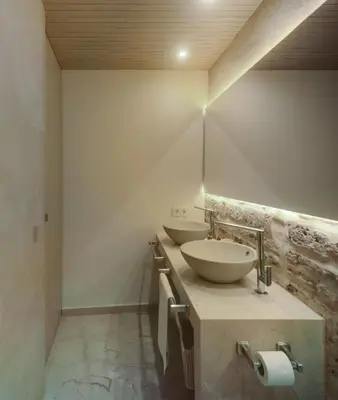 Un baño de Apartamentos Los Patios del Pañuelo