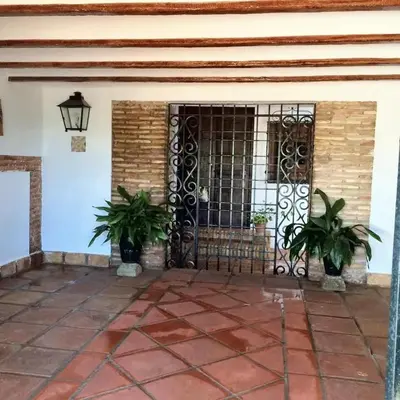 Plano de Luxurious Villa in Córdoba + Pool