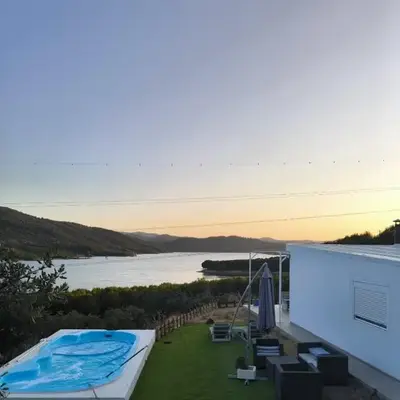 Casa en el lago.unmillondeestrellas