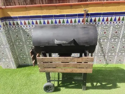 Barbacoa disponible para clientes en la casa o chalet