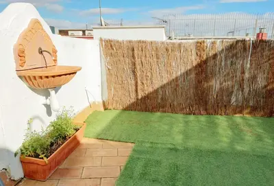 Plano de HomeySeville-Duplex con Terraza Santa Cruz 5 pax, Parking Optional