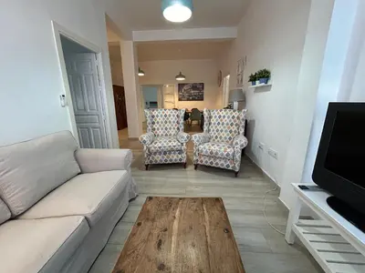 Zona de estar de Acogedor apt 8pax 4Bdr 2Bth- CozyHomeSevilla2