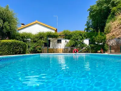 Piscina en o cerca de La Buganvilla