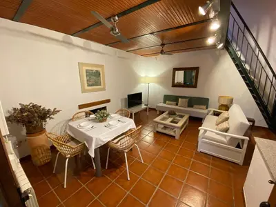 Una televisión o centro de entretenimiento en La Buganvilla