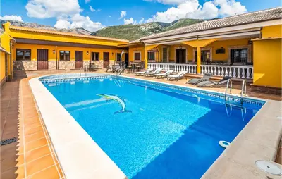 Piscina en o cerca de Stunning Home In Priego De Cordoba