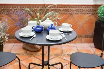Utensilios para hacer té y café en ISG Apartments Alhóndiga- Piscina Casco Antiguo Free Parking