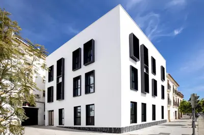 Edificio en el que se encuentra el apartahotel