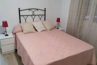 Cama o camas de una habitación en MUY CÉNTRICO, A 8 MIN DEL AVE ANDANDO, REFORMADO.