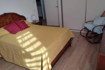 Cama o camas de una habitación en MUY CÉNTRICO, A 8 MIN DEL AVE ANDANDO, REFORMADO.