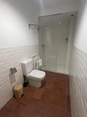 Un baño de La Jⲟya de los Patios - Apartamentos Turísticos