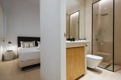 Un baño de Eva Recommends Castellar Pool & Terrace