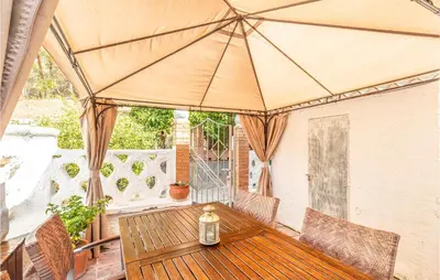 Un balcón o terraza de Gorgeous Home In Malaga With Wifi