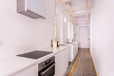 Una cocina o zona de cocina en Pop Art , Sunny Apartment near Santa Cruz