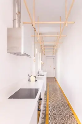 Una cocina o zona de cocina en Pop Art , Sunny Apartment near Santa Cruz