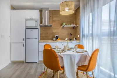 Una cocina o zona de cocina en Luxurys Costasol33 Aptos 1 y 2
