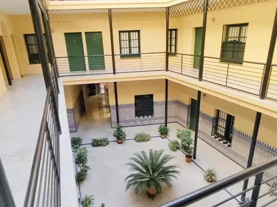 Un balcón o terraza de HomeySeville-Bright Apartment at Santa Cruz 4 pax, Parking Optional