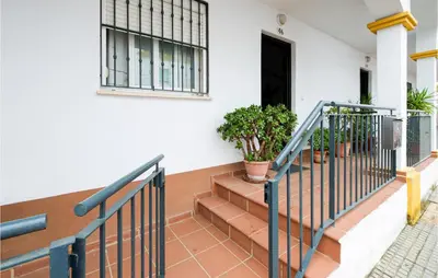 Un balcón o terraza de 3 Bedroom Cozy Home In La Algaba