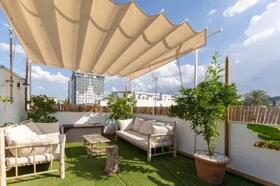 Jardín al aire libre en Tentudia Charming Apartments with Private Roof-Top or Patio in San Bernardo By OCityzen
