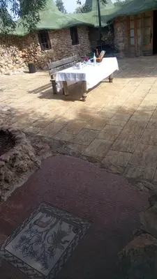 Un patio o zona al aire libre en casa hobbit Puente Genil