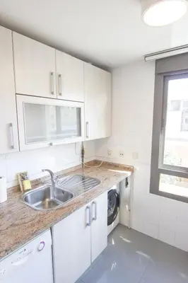 Una cocina o zona de cocina en RentalSevilla Concejal Alberto Jiménez-Becerril