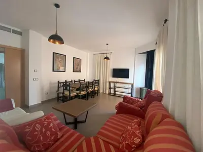 Una televisión o centro de entretenimiento en Casa Rural Cascadas del Hueznar