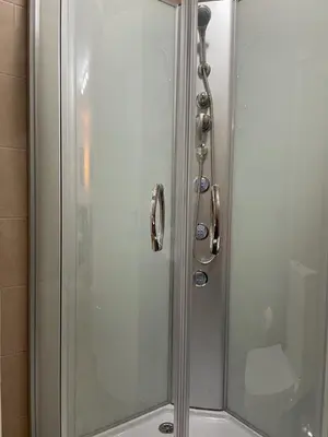 Un baño de Ático Laan en Setenil de las Bodegas