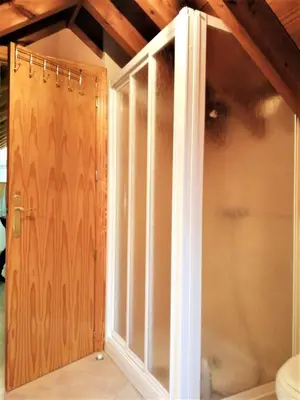 Un baño de PRECIOSO DUPLEX EN PLENA JUDERIA