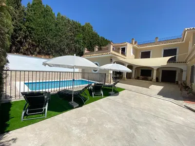 Piscina en o cerca de VILLA ZAMORA