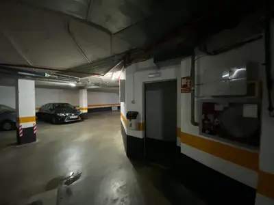 Plano de fantástico apartamento con parking avenida de cadiz