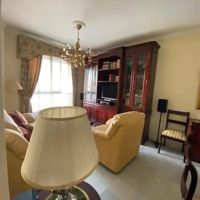 fantástico apartamento con parking avenida de cadiz