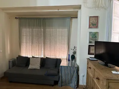 Una televisión o centro de entretenimiento en Buen Viaje/San Esteban