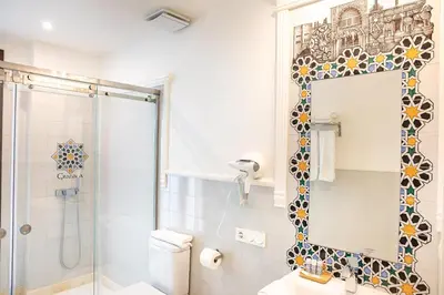 Un baño de Posada Boutique El Gallo Morón