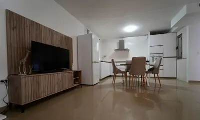 Una televisión o centro de entretenimiento en El Balcón V
