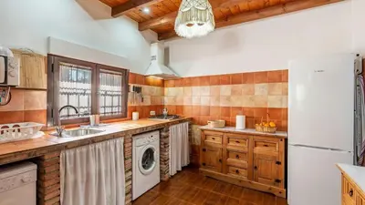 Una cocina o zona de cocina en Iratxe Montefrío by Ruralidays